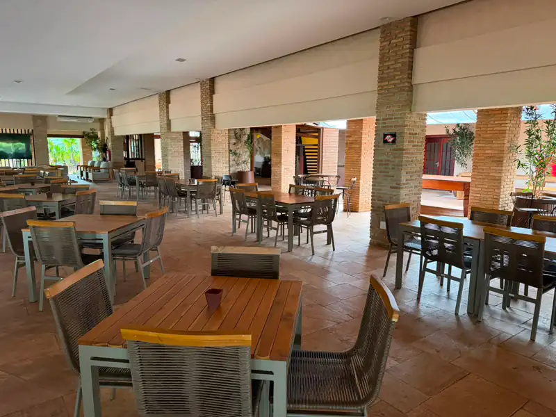 Área Climatizada do Bar